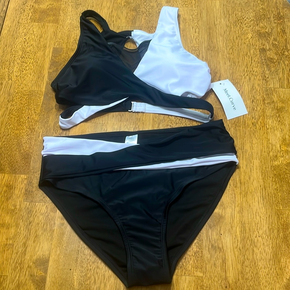 New Meet Curve Two Piece Bikini suit size L